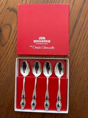 1881 Rogers Silverplate by Oneida Silversmiths small spoons